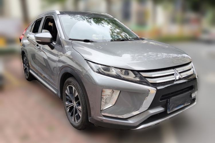 Used Mitsubishi Eclipse Cross 2018 1.5T CVT Two-Wheel Drive Belief Edition Front Right 45 Deg