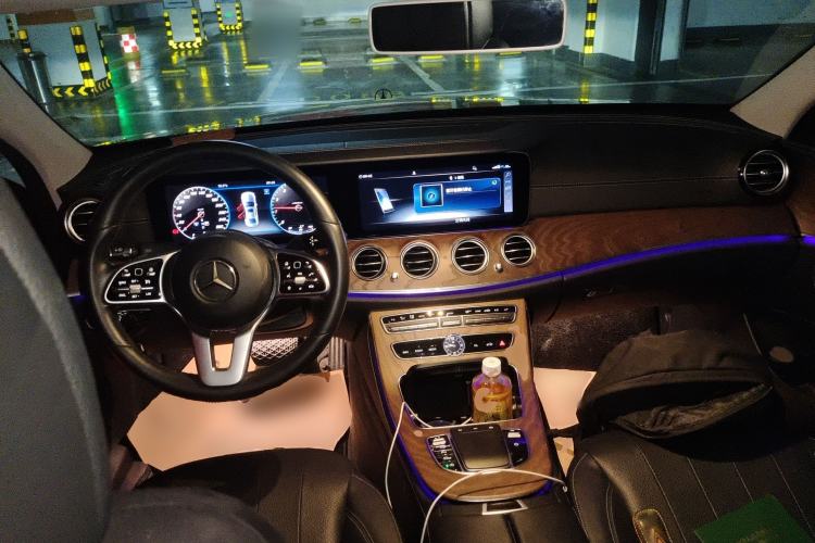 Used Mercedes-Benz E-Class 2020 Facelift E 300 L Stylish Edition Center Console