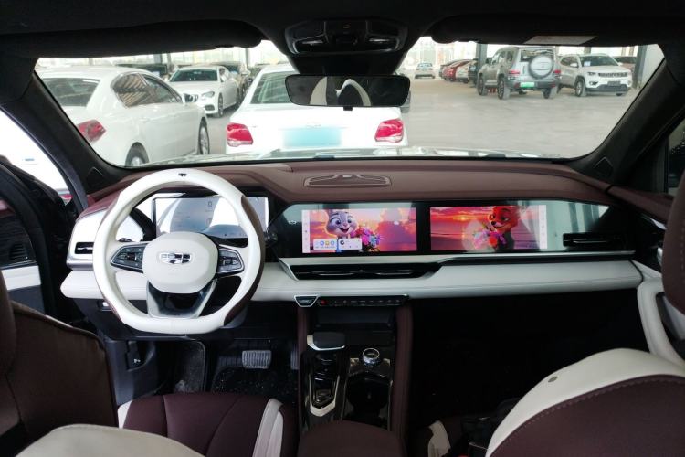 Used Geely Auto Monjaro L 2024 2.0TD High-Power Automatic Two-Wheel Drive Yunqi Version Center Console