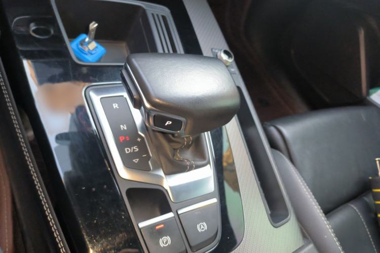 Used Audi Q5L 2022 40T Luxury Dynamic Model
