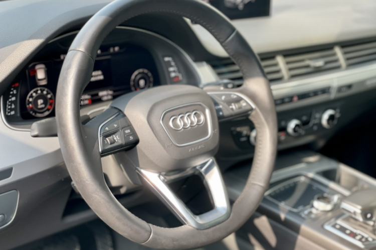 Used Audi Q7 2019 45 TFSI Comfort Model