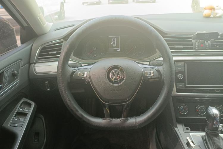 Used Volkswagen Lamando 2019 230TSI DSG Fashion Edition China V Standard
