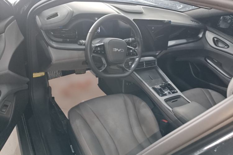 Used BYD Seal 07 DM-i 2025 DM-i 1.5L 125km Elite Model Center Console