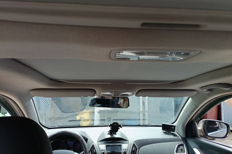 Used Hyundai ix35 2010 2.0L Automatic Two-Wheel Drive Elite Edition GLS Headliner