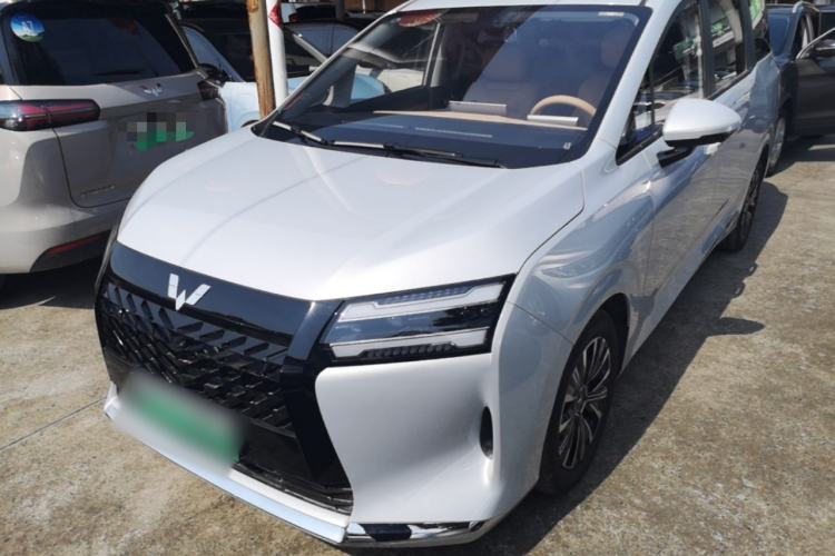 Used Wuling Starlight 730 2025 Model Plug-in Hybrid 125km Luxury Edition