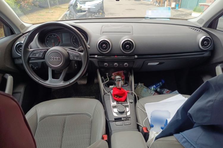 Used Audi A3 2019 Limousine 35 TFSI Fashion Edition China VI Emission Standard Center Console