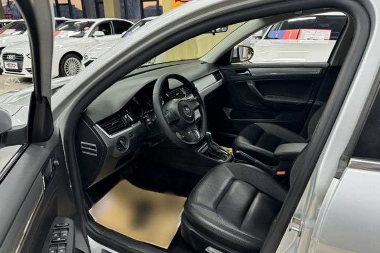 Used Volkswagen Bora 2014 1.6L Automatic Comfort Model
