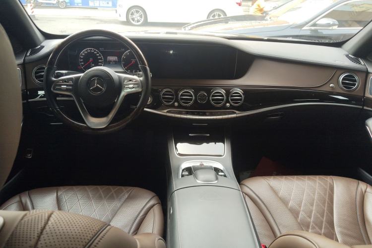 Used Mercedes-Benz Maybach S-Class 2020 S 450 4MATIC Center Console