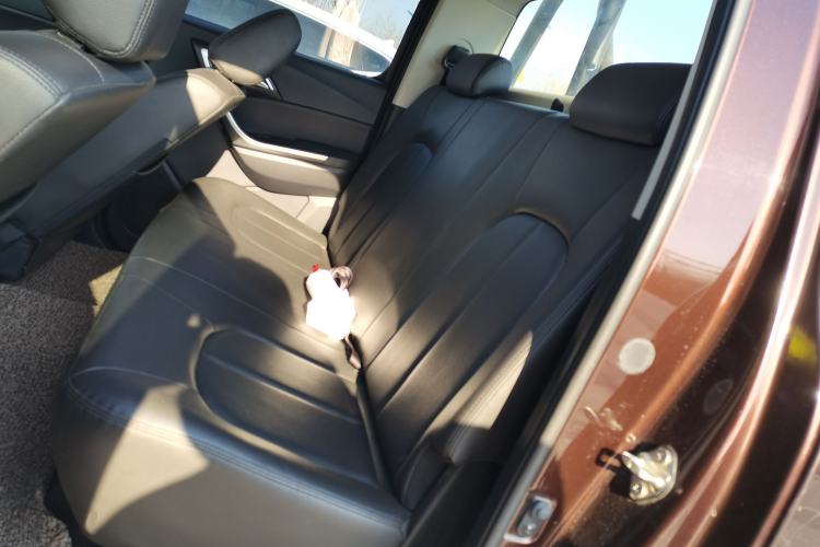 Used JMC Yuhu 3 2018 2.5T Diesel Two-Wheel Drive Advanced Version with Long Wheelbase
