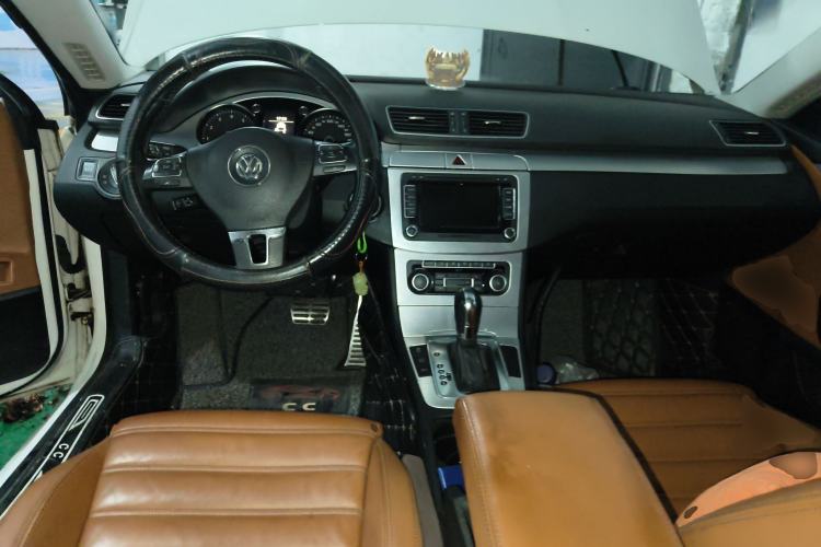 Used Volkswagen FAW-Volkswagen CC 2011 2.0 TSI Luxury Edition Center Console