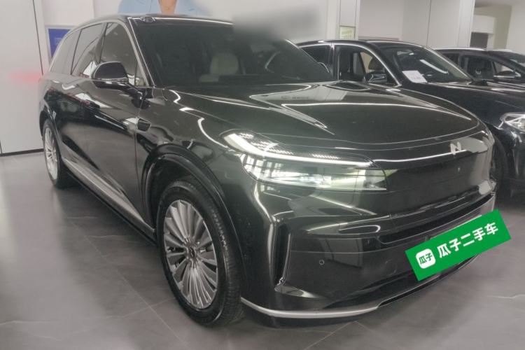 Used ONVO Luxeed L90 2025 Model—Ultra Six-Seater Version Front Right 45 Deg