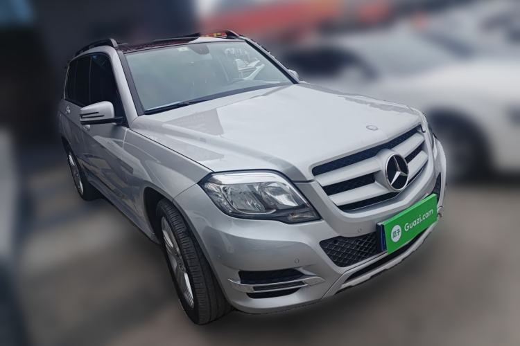 Used Mercedes-Benz GLK-Class 2014 GLK 260 4MATIC Dynamic Model Front Right 45 Deg