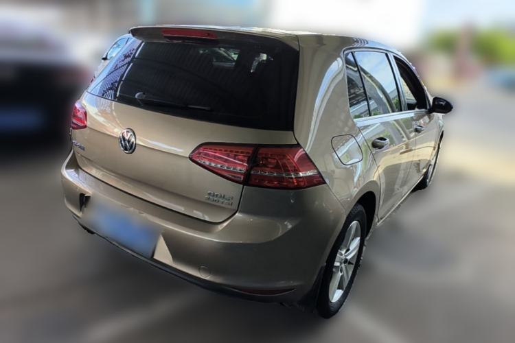 Used Volkswagen Golf 2016 230TSI Automatic Comfort Version
