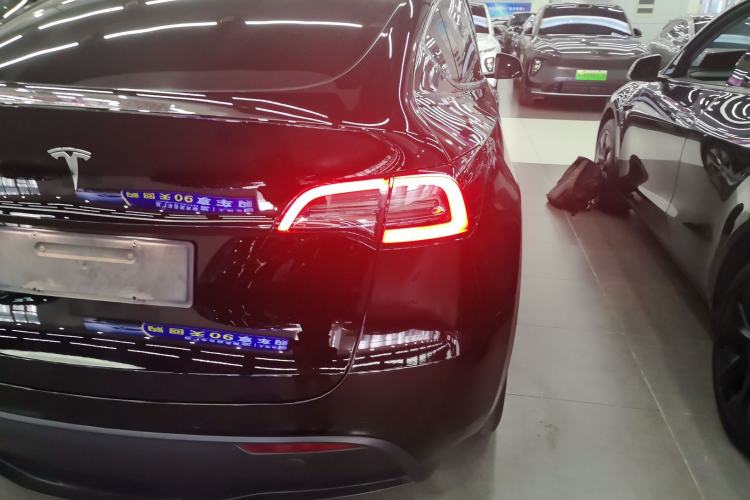 Used Tesla Model Y 2021 Long-Range All-Wheel-Drive Version