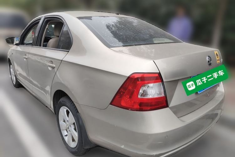 Used Skoda Rapid 2015 1.6L Automatic Smart Selection Model