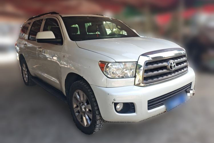 Used Toyota Sequoia 2014 5.7L SR5 8-Seater Middle East Version Front Right 45 Deg