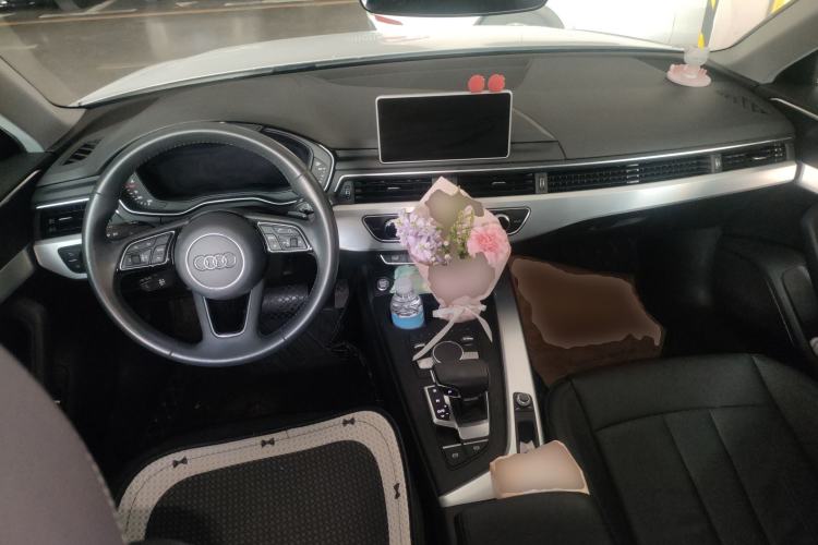 Used Audi A4L 2018 30th Anniversary Edition 40 TFSI Fashion Model
