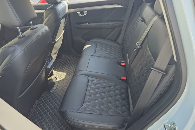 Used Wuling Asta 2022 2.0L DHT Electric-Speed Version Left Rear Seat