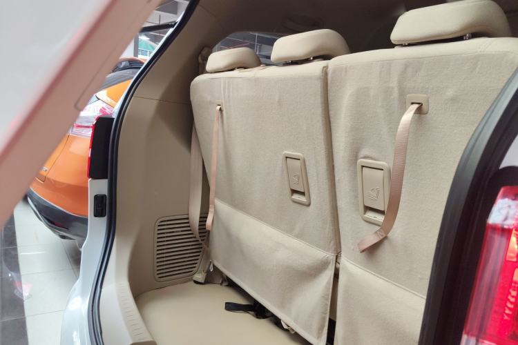 Used Baojun 730 2016 1.5L Manual Value Edition 7 Seats China V Emission Standard Trunk