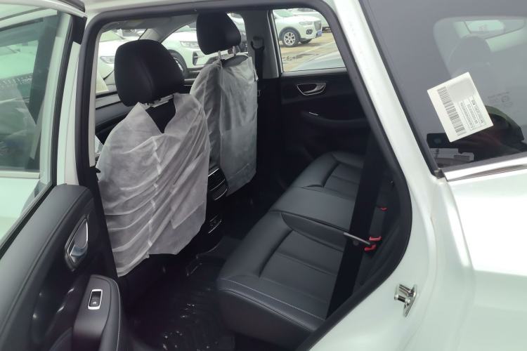 Used Roewe RX5 2025 PLUS 330TGI Automatic Trendsetting Smart Edition Interior 4