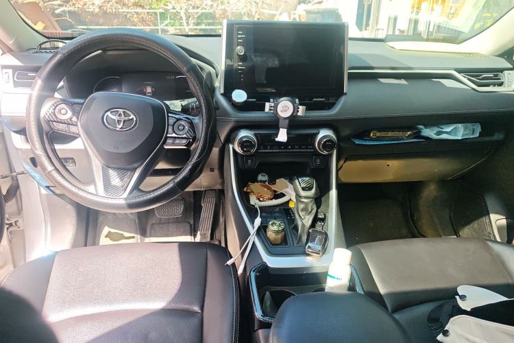 Used Toyota RAV4 2020 2.0L CVT Two-Wheel Drive Fashion Edition Center Console