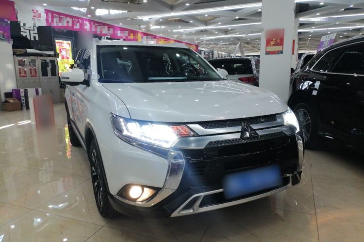 Used Mitsubishi Outlander 2020 2.4L 4x4 Zhi Xiang Edition 7-Seater