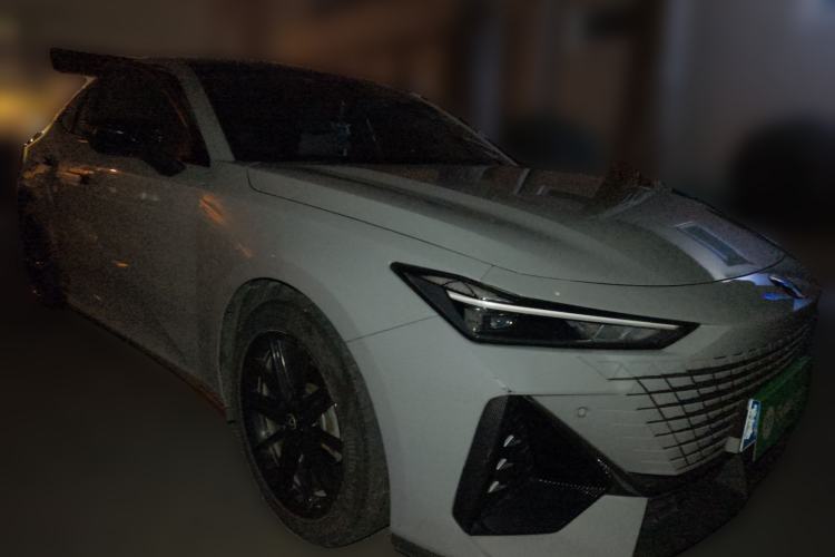 Used Changan UNI-V 2022 1.5T Prestige Version
