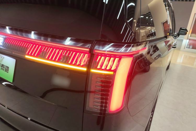 Used Zeekr 009 2024 Six-Seat Executive Version 4WD 108 kWh
