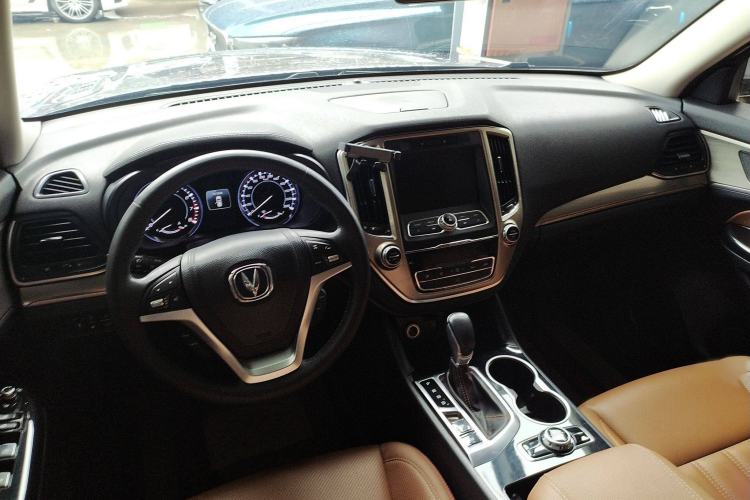 Used Changan CS95 2017 2.0T Two-Wheel Drive Zhitu Edition
