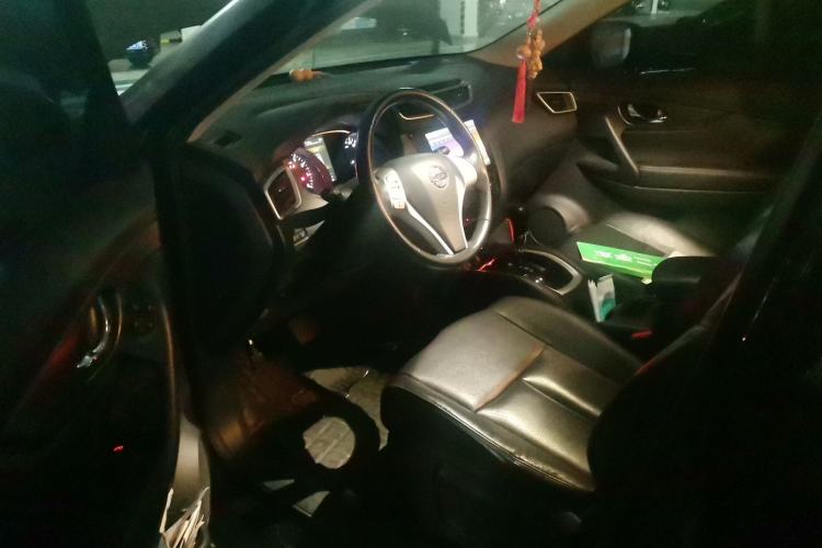 Used Nissan X-Trail 2015 2.0L CVT Comfort MAX Edition 2WD