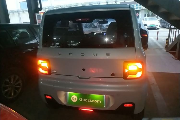 Used Geely Galaxy Panda 2024 Panda Mini 200km Endurance Bear Rear