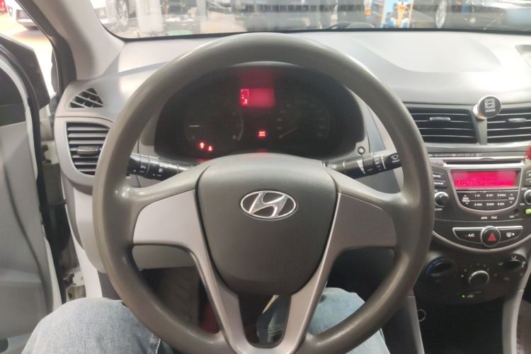 Used Hyundai Verna (older generation) 2014 1.4L Manual Smart GLS Trim
