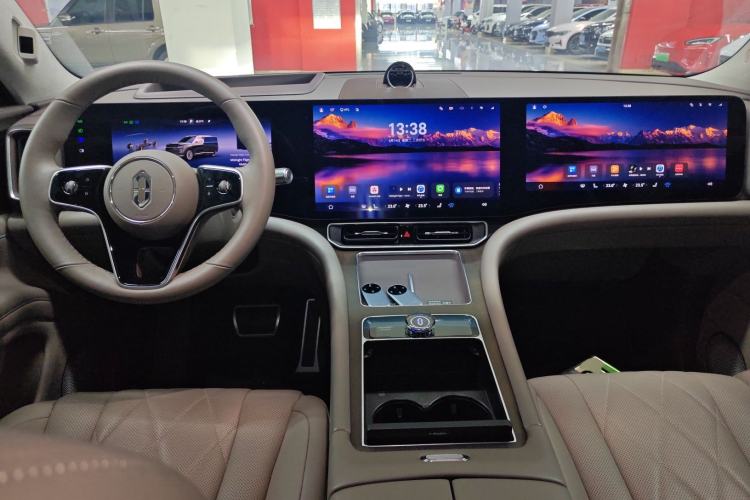 Used Hima AITO M9 2024 All-Electric Ultra Version 100 kWh 5-Seater Model Center Console