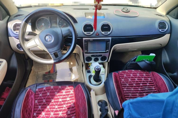 Used Volkswagen Lavida 2013 Classic 1.6L Manual Fashion Edition
