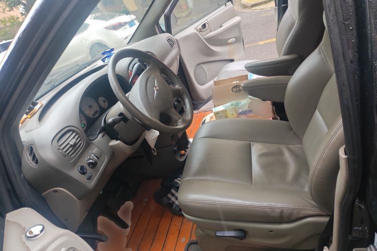 Used Chrysler Grand Voyager 2012 3.0L Classic Edition Left Front Seat