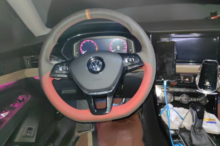 Used Volkswagen Passat 2019 330TSI Luxury Edition China VI Standard