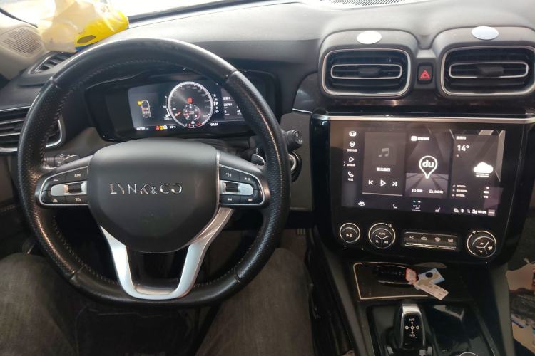 Used Lynk & Co 02 2018 2.0T DCT 4x4 Sport Pro Edition China V Standard Center Console