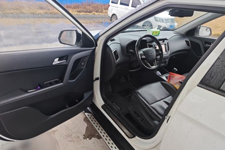 Used Hyundai ix25 2015 2.0L Automatic Two-Wheel Drive Intelligent GLS