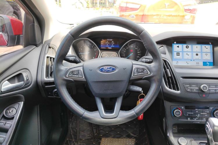 Used Ford Focus 2017 Hatchback EcoBoost 180 Automatic Elite Model Steering Wheel