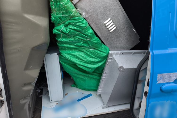 Used Jinbei New Hiace X30L 2018 1.5L Box Truck Wealth Edition DLCG14