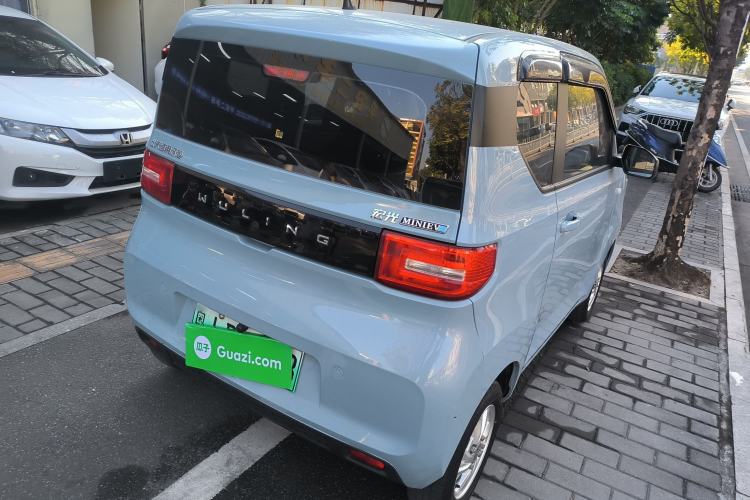 Used Wuling Hongguang MINIEV 2021 Macaron Sandwich Model 120 km Lithium Iron Phosphate