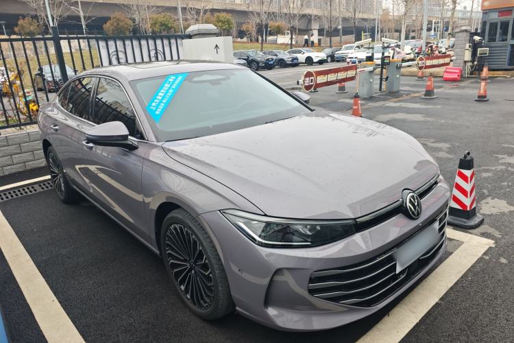 Used Volkswagen Passat 2025 Pro 380TSI Dragon Supreme Edition