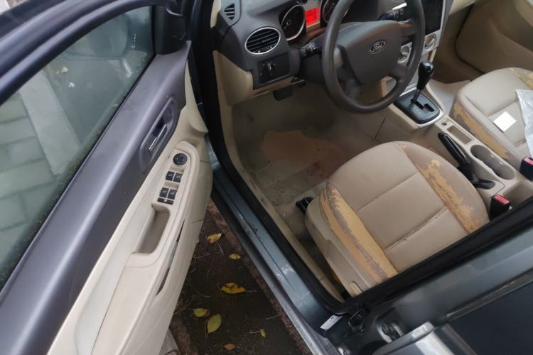 Used Ford Focus 2012 Sedan Classic 1.8L Automatic Base Model Driver Seat