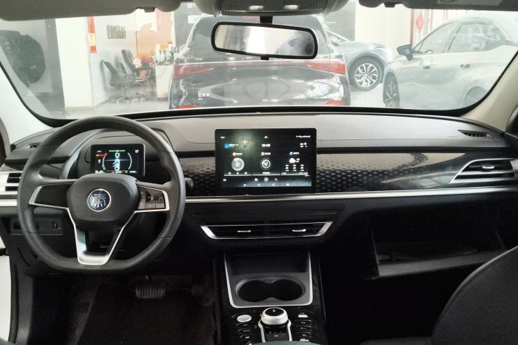 Used BYD Qin PLUS 2021 EV 400KM Leading Comfort Edition Center Console