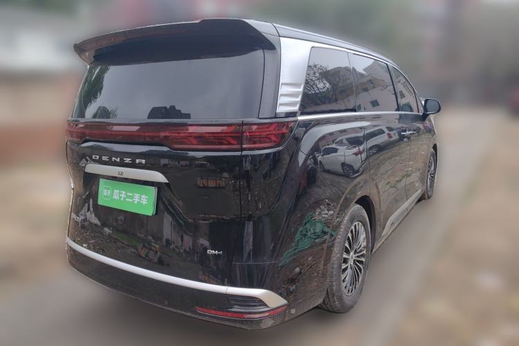 Used Denza D9 2024 DM-i 970 Luxury Model
