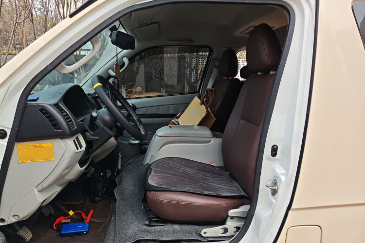 Used Jinbei Hiace 2014 2.0L Luxury Version V19 Left Front Seat