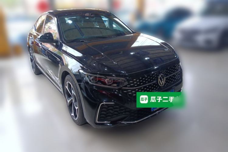 Used Volkswagen Passat 2023 Restyled 330TSI Starry Luxury Edition Front Right 45 Deg