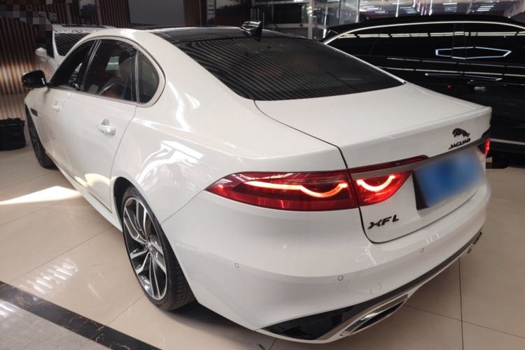 Used Jaguar XFL 2024 2.0T P300 Four-Wheel Drive Flagship Sport Gold Edition
