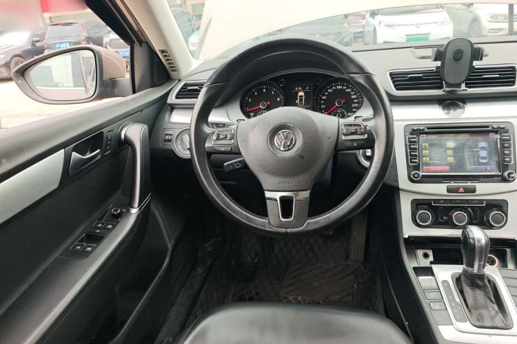 Used Volkswagen Magotan 2016 1.8TSI Smart Comfort Model Steering Wheel