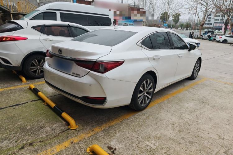Used Lexus ES 2020 200 Excellence Edition
